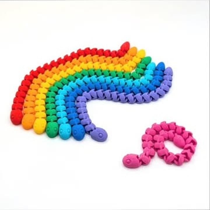 Chenille arc-en-ciel — jouet articulé imprimé d'une seule pièce